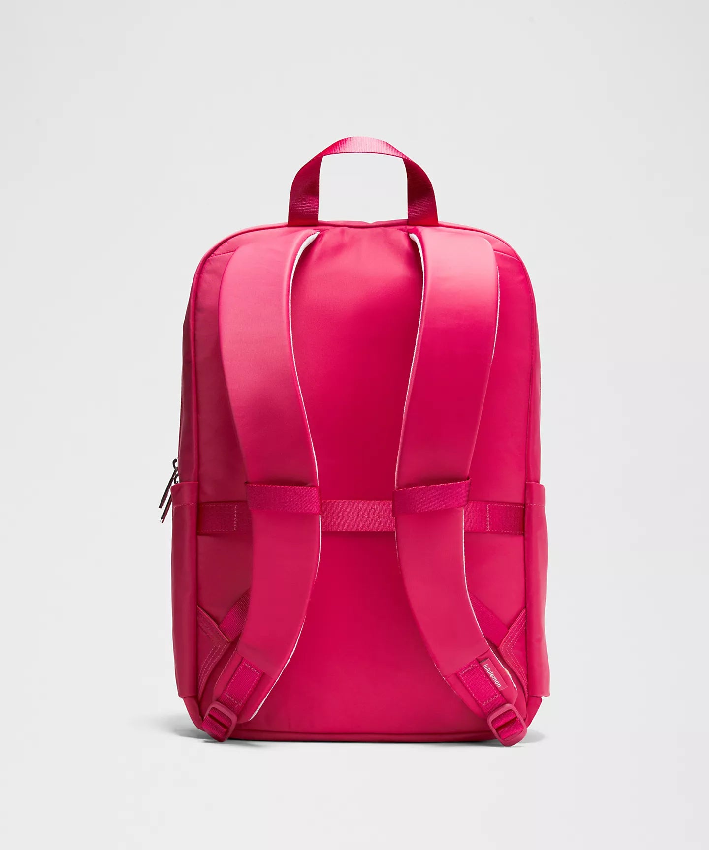 Lululemon Everywhere Backpack 22L
Metal Hardware