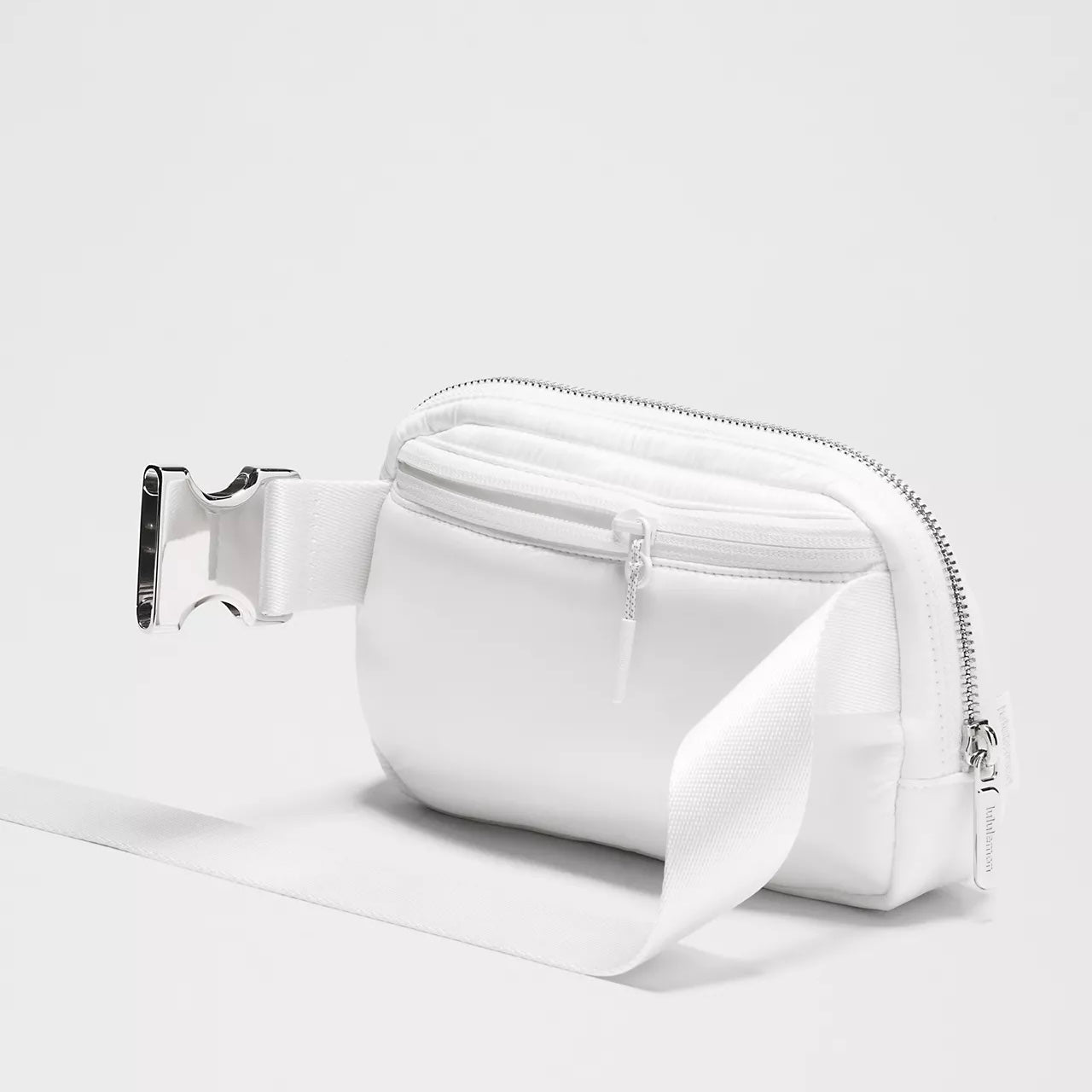 Lululemon Everywhere Belt Bag 1L
Wunder Puff Shine