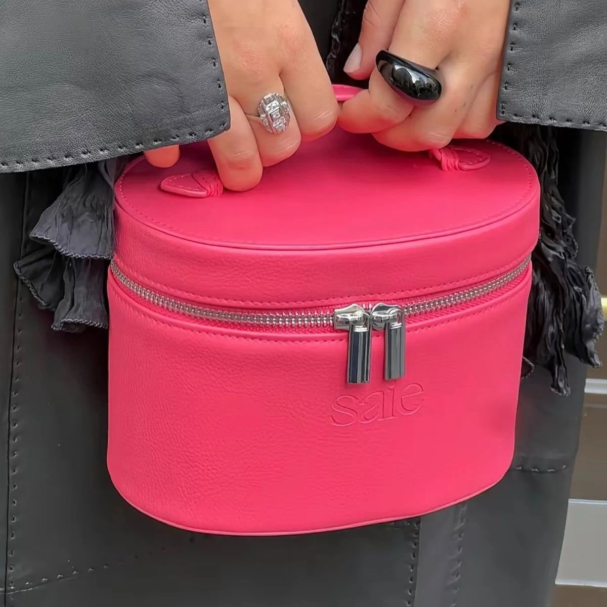 Saie The Mini Vanity Case Fuchsia