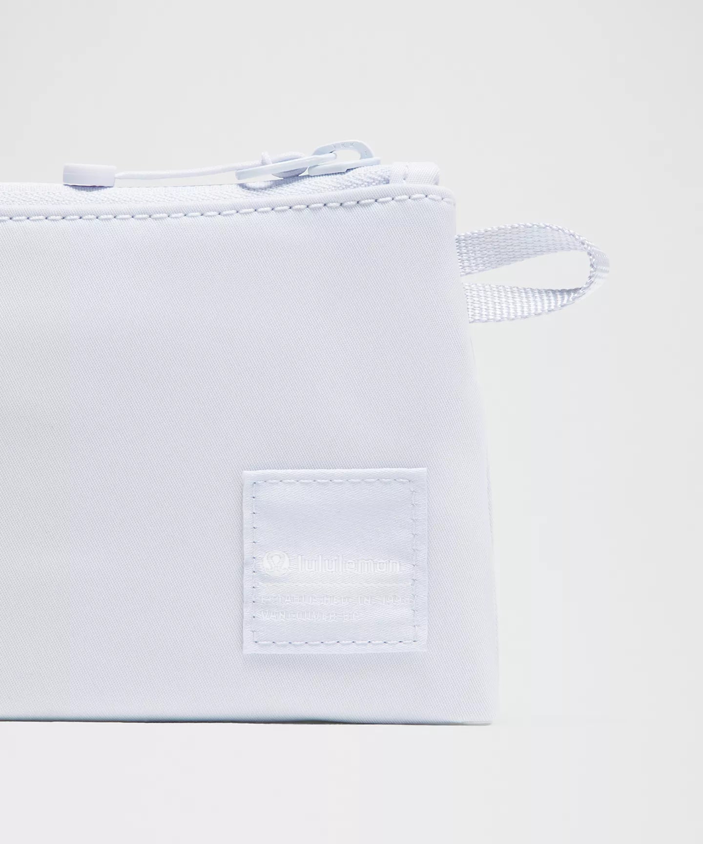 Lululemon Lightweight Pouch
3 Pack