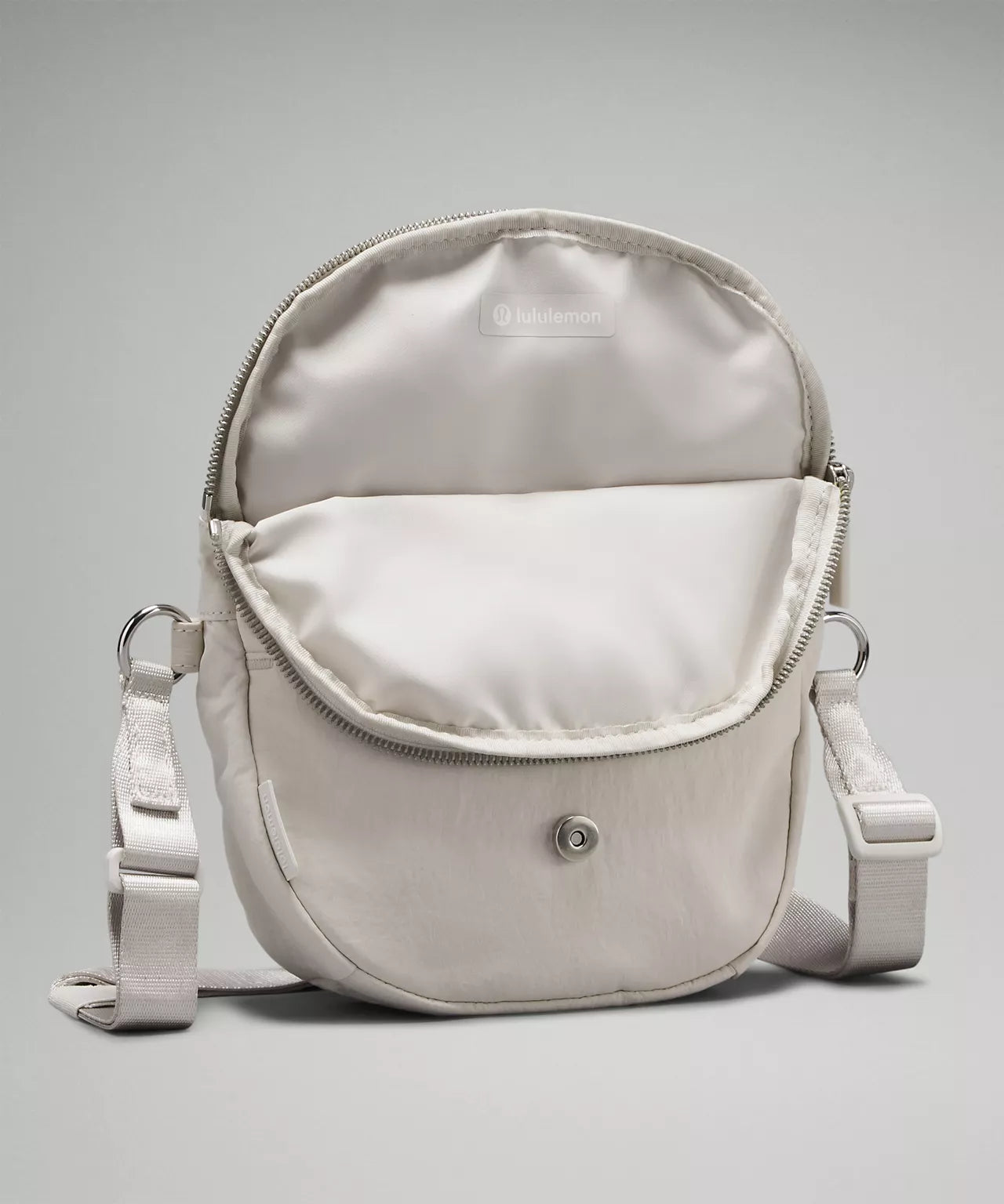 Lululemon All Night Festival Bag
Micro 2L White Opal/Silver